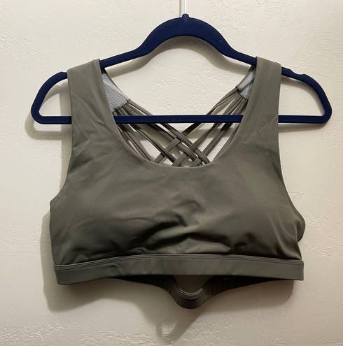 Queenieke Brand Queenie Ke Sports Bra