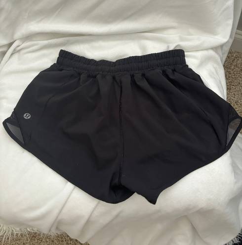 Lululemon Hotty Hot Low-Rise Lined Shorts 2.5