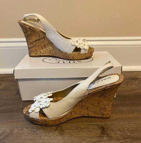 Unisa White Wedges