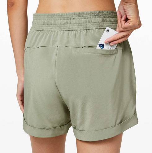 Lululemon Juniper  Spring Break Away Short 4-way Stretch 3 Shorts