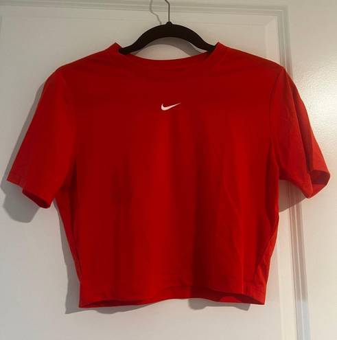 Nike Cropped Tee