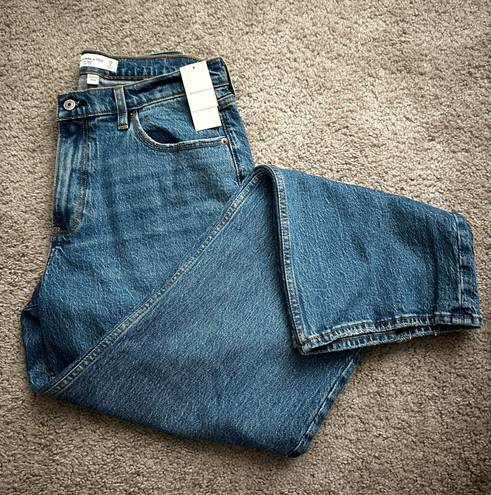 Abercrombie & Fitch Curve Love Denim