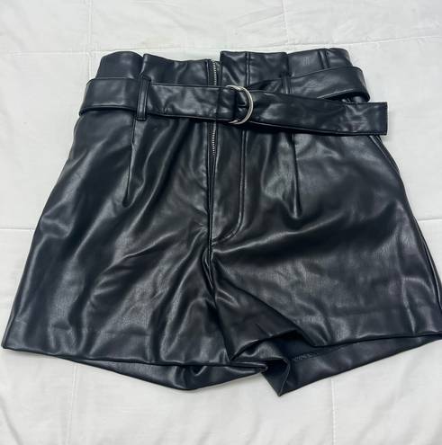 idem Ditto Black leather shorts