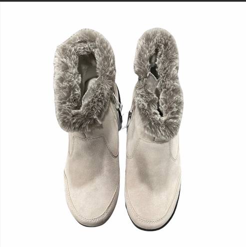 Khombu Ladies' All Weather Water Repellent Cream Fur Lined Booties Size 10 NEW