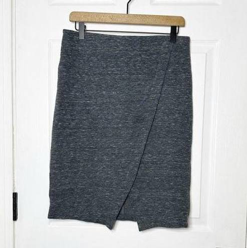 The Loft  Size M Gray Knit Stretch Pencil Skirt Work Wear Office