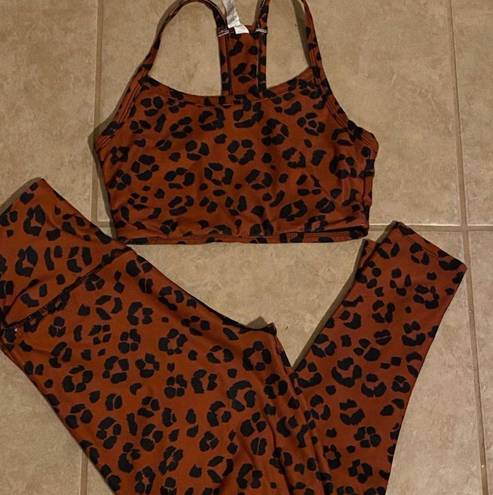 Sage RUST AND BLACK CHEETAH PRINT LEGGINGS 2 piece work out  SET XS