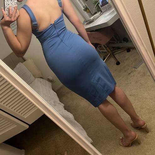 Selfie Leslie Dress