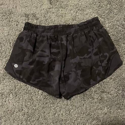 Lululemon Hotty Hot Shorts 2.5 Black Camo