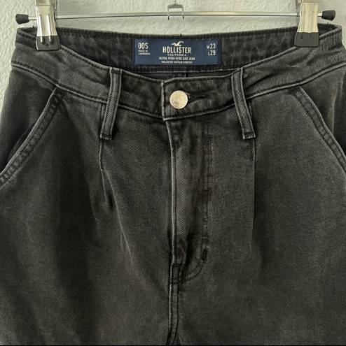 Hollister Ultra High-Rise Black Pleated Dad Jeans