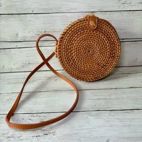 Urban Outfitters Round Circular Straw Woven Crossbody Purse with Gingham Lining