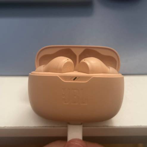 JBL Wireless Earbuds Tan