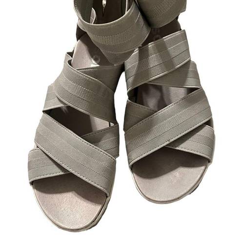 Sorel  Women’s Out ‘N About Plus Strap Sandal Color: Light Grey Size: 7.5