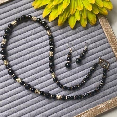 Onyx Vintage | Black  beaded necklace with matching earrings - like new!