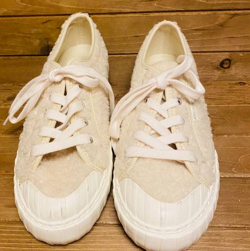 Nine West NWT  women's Hazie 2 fashion sneakers size 8 off white