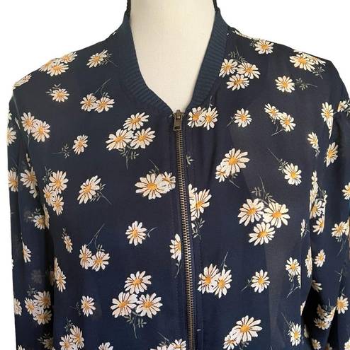 Daisy  zip up front blouse/jacket bomber style. Size Large