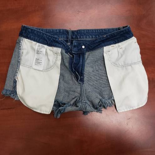 Hollister  Low-Rise Distressed Short-Shorts