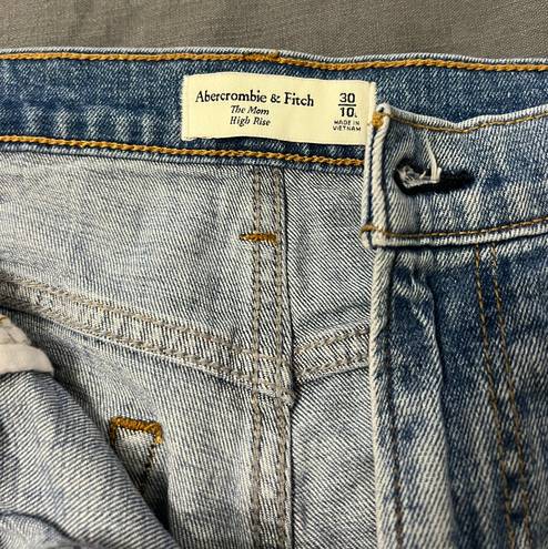 Abercrombie & Fitch High Rise Mom Jeans