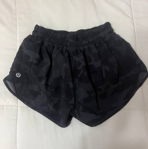 Lululemon Hotty Hot Shorts 2.5 Black Camo