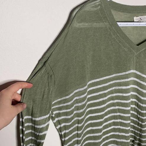 Lou & grey  soft sage v neck striped light sweater size XS