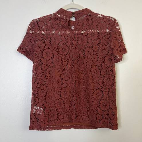 Bohme  High Neck Lace Short Sleeve Blouse Top with Keyhole Back V Front Detail