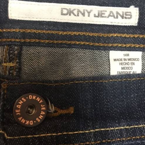 DKNY Authentic  Stretch Skinny Jeans! Nice fit!