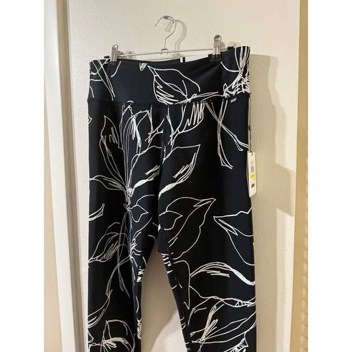 DKNY New  Leggings Size Medium