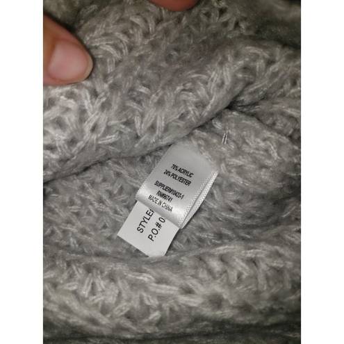 belle du jour Nwt  Size Medium Women's Grey Cable Knit Chunky Sweater