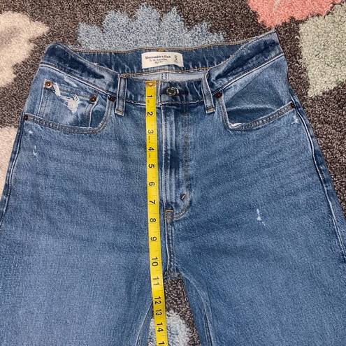 Abercrombie & Fitch The 90s Relaxed Jean Size 27 / 4S 