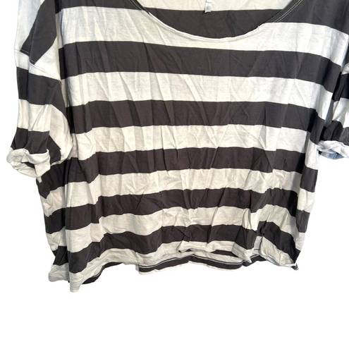 Kirra  Oversized Cropped T Shirt Gray White Stripes