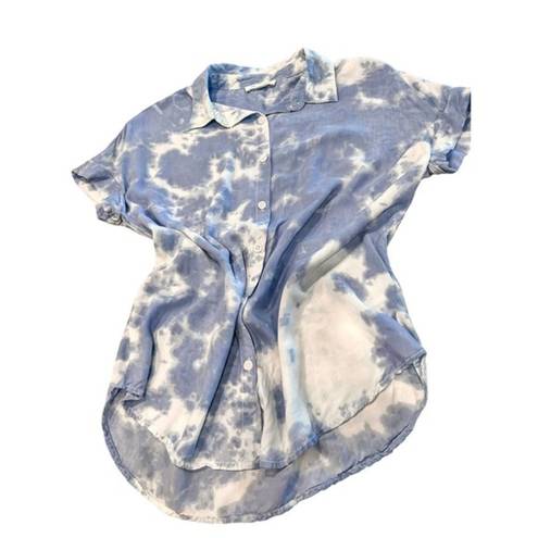 Beach Lunch Lounge Short Sleeve Button Front Blue Tie-Dye‎ Shirt