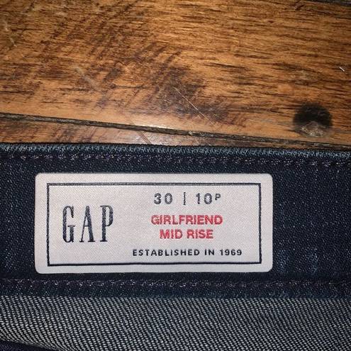 Gap  dark wash girlfriend 30/10P cropped relaxed normcore jeans