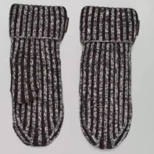 Lululemon  Textured Fleece Lined Knit Mittens Black & White Nwt