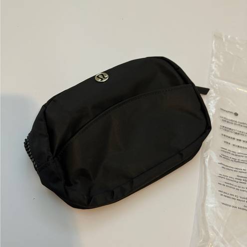 Lululemon  mini make up bag black color