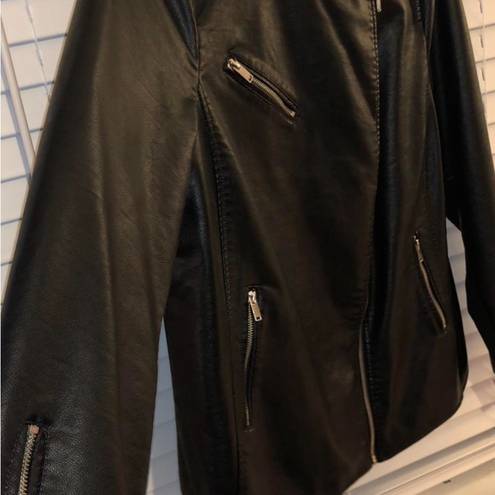 Lane Bryant  Thin Moto Leather Jacket worn 1X Great condition, for 40-65 degrees