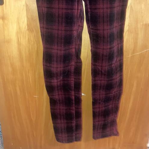 St. John’s Bay Black & Red Plaid Cordaroy Skinny Leg Pants Size 6