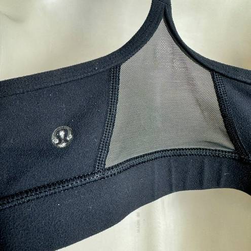 Lululemon  black flow y sports bra fits like small/medium