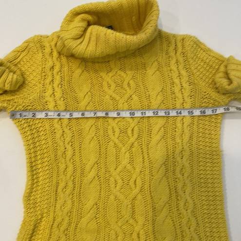 Krass&co LRL Lauren Jeans . Bright Yellow Chunky Cable Knit Turtleneck Sweater Sz Sm