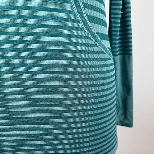 Lululemon  Swiftly Tech Long Sleeve Crew in Heather Forage