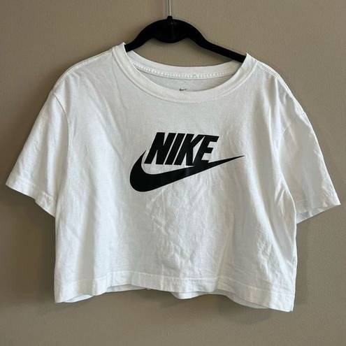 Nike Women’s White Logo Crop Top Small