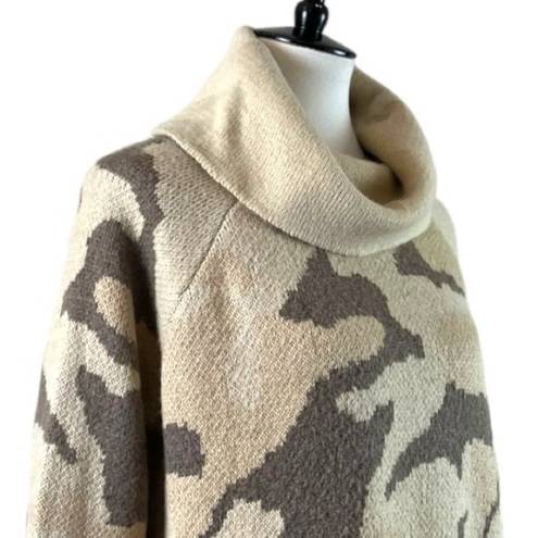 Sweet & Sinful  Sweater Turtleneck Heavy Knit Cream Camo Women’s Size Large