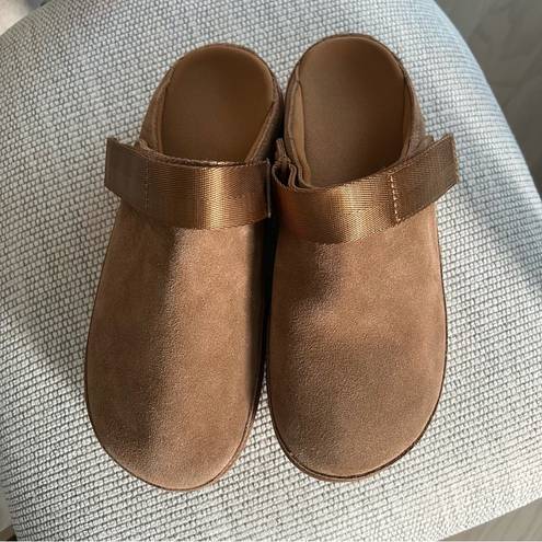 UGG NEW Anthropologie +  Goldenstar Suede Clogs in Chestnut