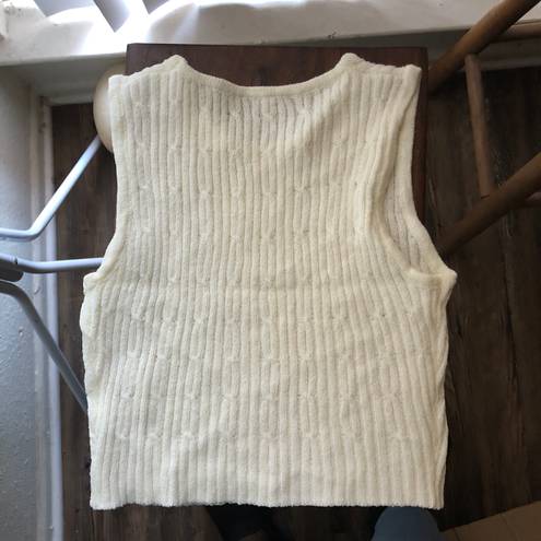 White crewneck cable knit sweater vest (Size S)