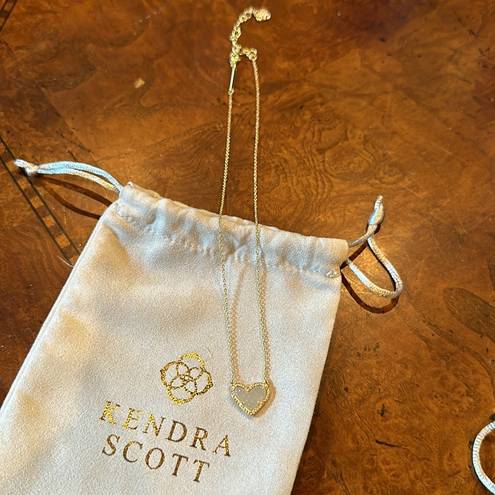 Kendra Scott Like new  heart necklace