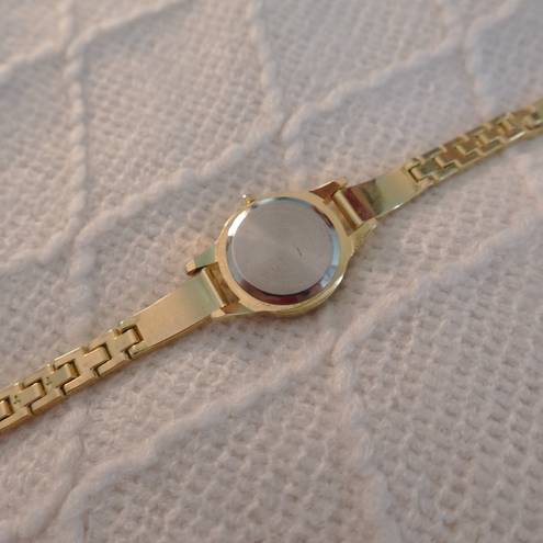 Golden Studded Quartz Timepiece Gold