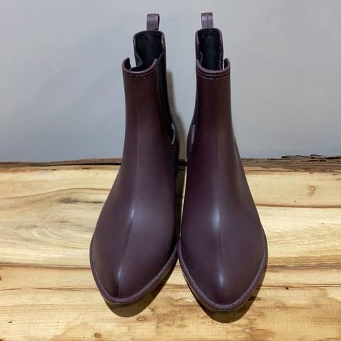 Charlotte Russe  burgundy Chelsea rain boots A24