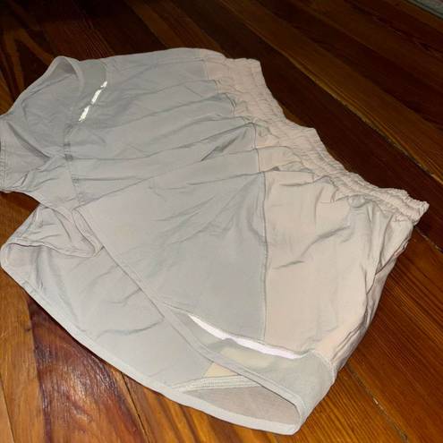 Lululemon Hotty Hot Short Asym Light Chrome/White sz:10 4”