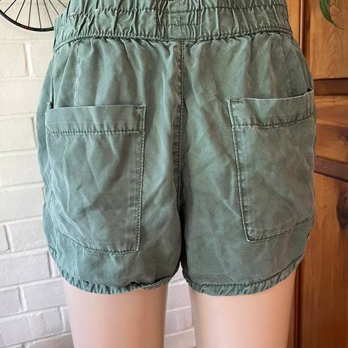 American Eagle  Outfitters Army Green Pull Up Shorts