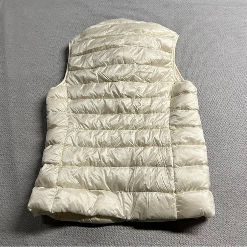Uniqlo  Ultra Down Puffer Vest in White Ivory Size Medium EUC
