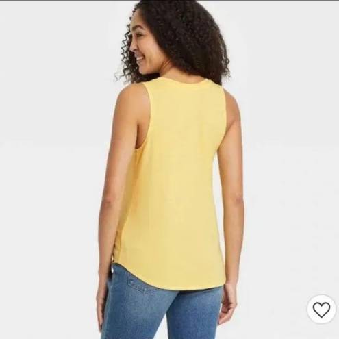 Isabel Maternity NWT Yellow Daisy Hello Baby Floral Muscle Tee Tank Top  New