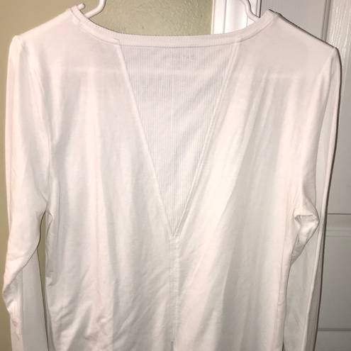 Athleta  Women’s White Long Sleeve Ribbed Open Slit Back Long Sleeve Shirt